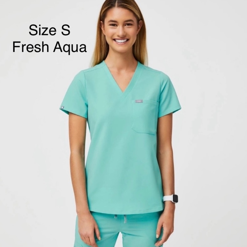 EUC Figs Catarina scrub top in Fresh Aqua, size S